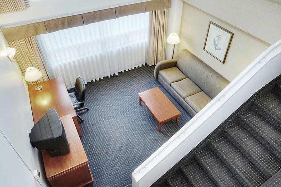 Holiday Inn Hotel & Suites London, An Ihg Hotel Interior photo